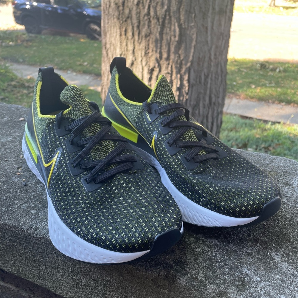 Nike Infinity React Flyknit running shoes